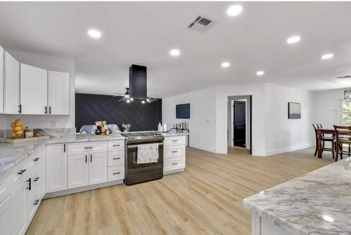 Bao Xiong, Real Estate Agent