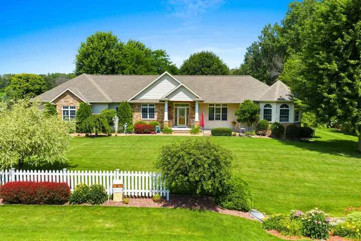 Cha Xiong, Realtor photo — Real Estate Agent