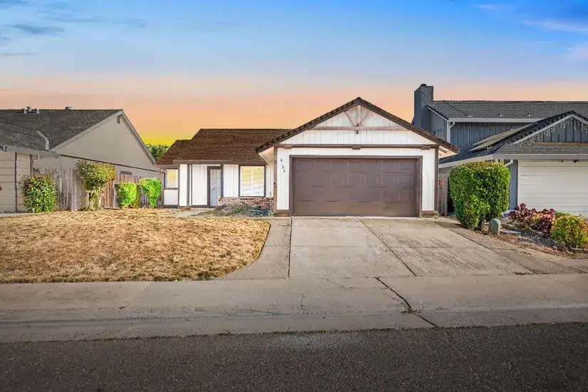 Chia Vang, Realtor photo, Real Estate Agent