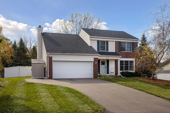Dewey Vang, Realtor photo — Real Estate Agent