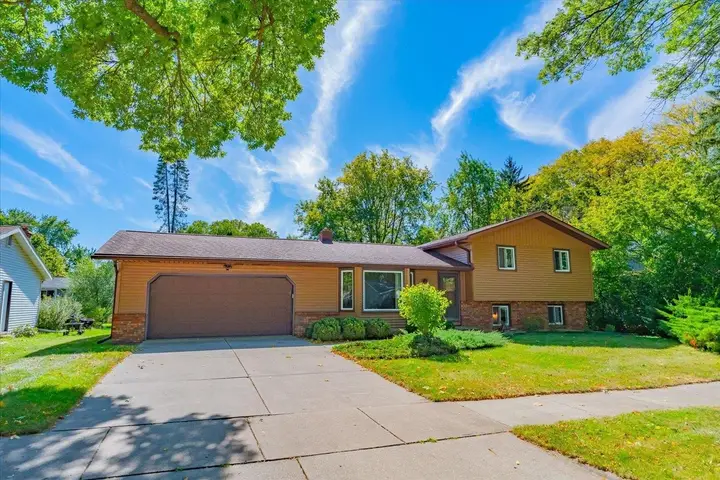 Dianna Xiong, Realtor photo — Real Estate Agent