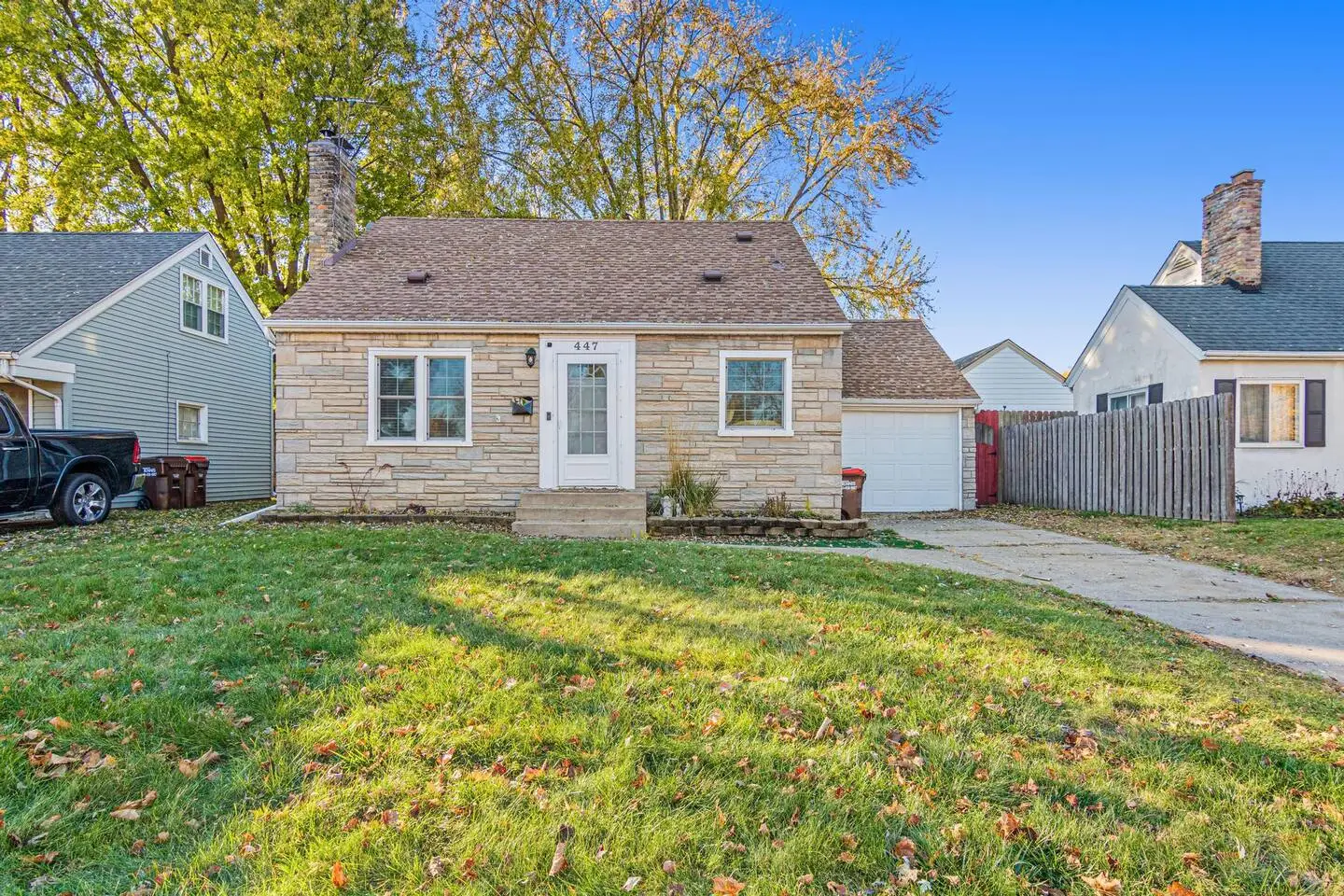 Entire home in South Saint Paul, Minnesota — 9 guests photo, Real Estate Agent