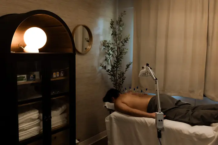 Hmong Acupuncturist at Healthqi Acupuncture — Health & Medical Provider