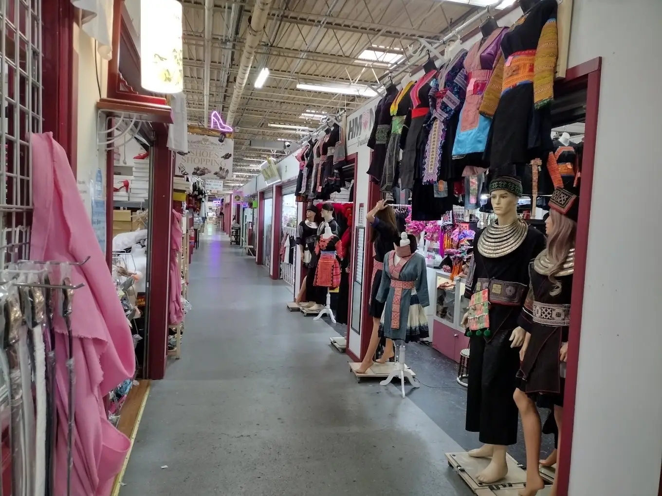 Hmong Village photo, Retail Shop