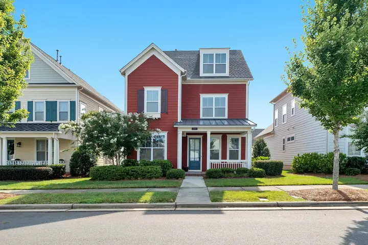 Ker Vang — Creative Results photo — Real Estate Agent