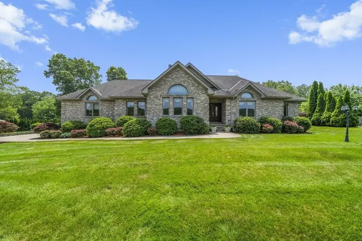 Lorraine Vang, Realtor photo — Real Estate Agent