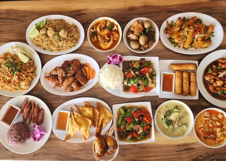 Lucky Pearl Cafe photo — Restaurant