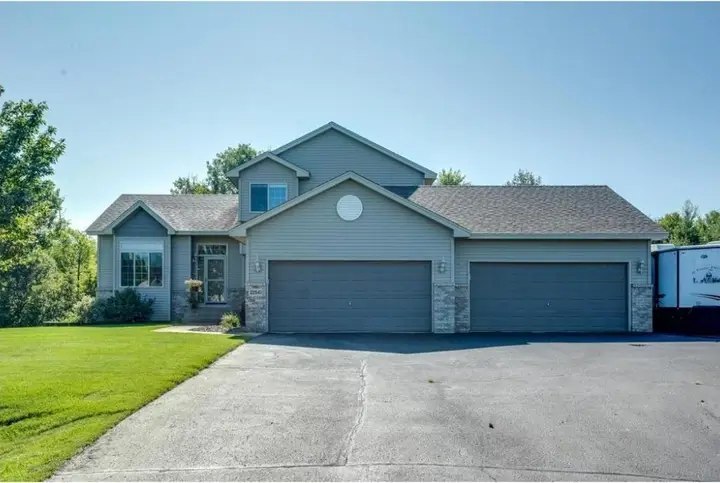 Mai T Yang, Realtor photo — Real Estate Agent