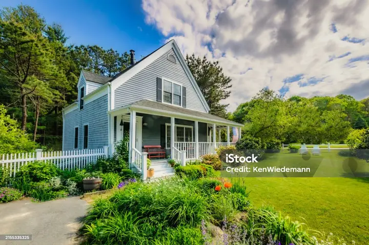 Mai Xiong, Realtor photo — Real Estate Agent