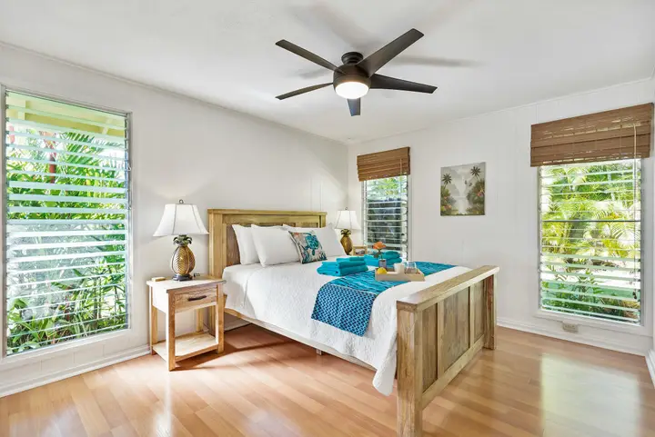 Mandee Moua — Real Estate Agent