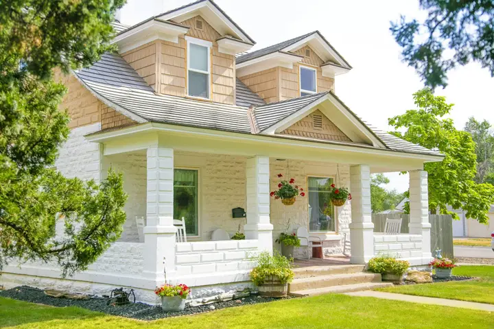 Pajci Ly — Real Estate Agent