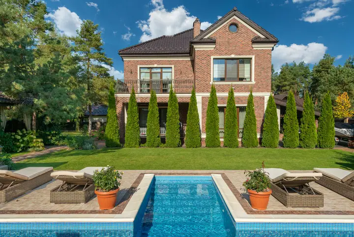 Patshiab Vang — Real Estate Agent