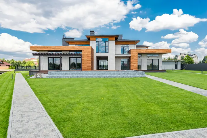 Sina Xiong — Real Estate Agent