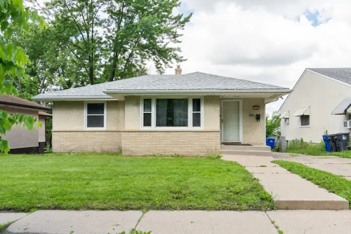 Sindy Thao, Realtor photo — Real Estate Agent