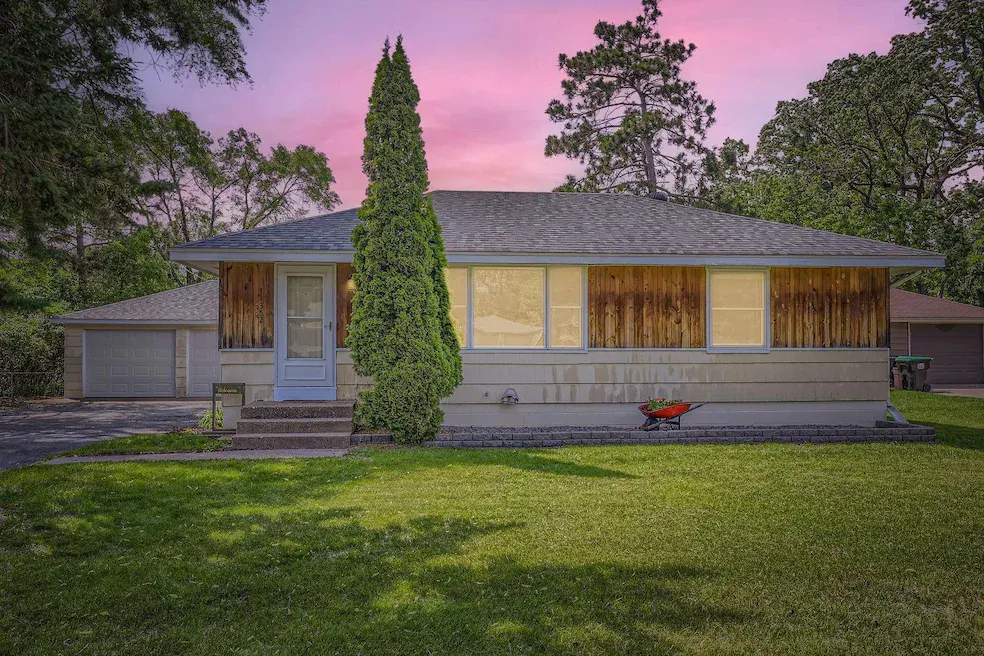 Xo Vang, Realtor photo, Real Estate Agent