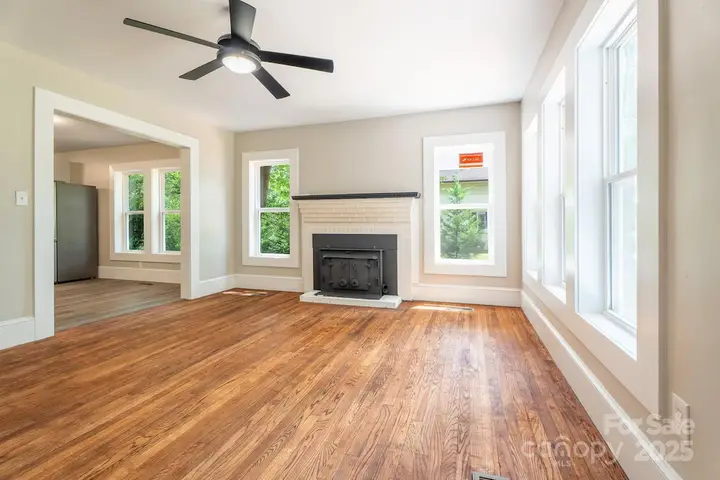 Yer Yang, Realtor photo — Real Estate Agent